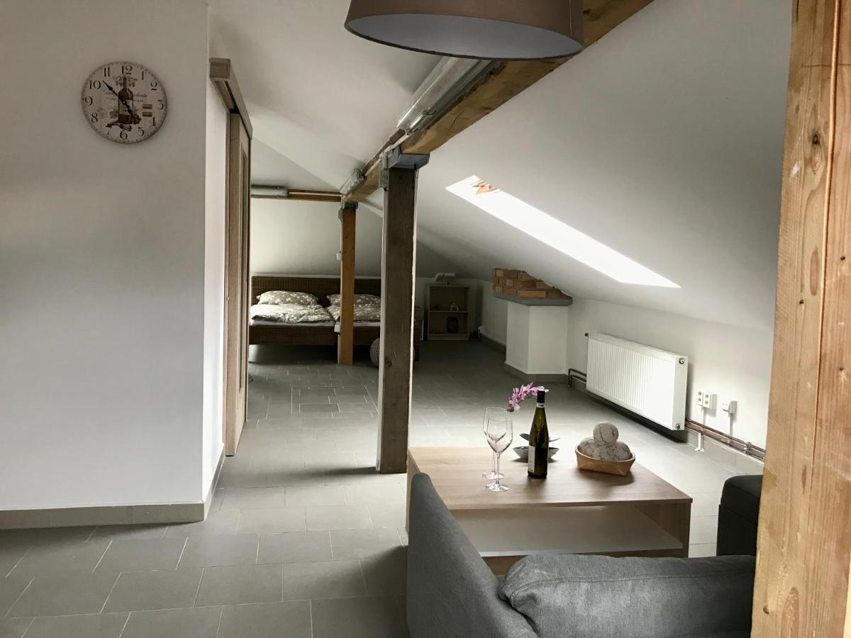 Apartmán U babičky Praga Esterno foto
